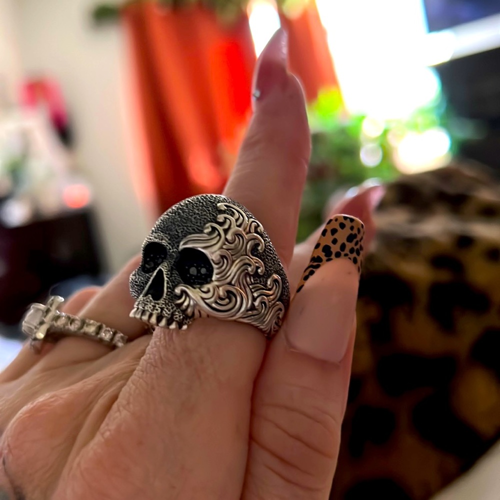 David Yurman Skull Ring w/ real black ruby eyes with box, mint condition, sz 10